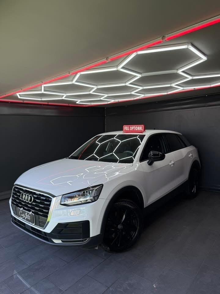 Audi Q2 35 TDI S tronic 150 cv Identity Black 2019