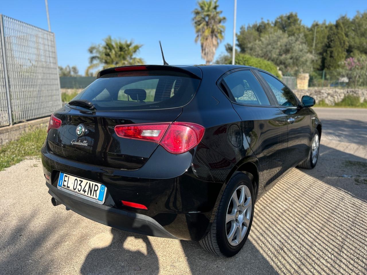 Alfa Romeo Giulietta 1.6 JTDm 105 CV Distinctive-2012