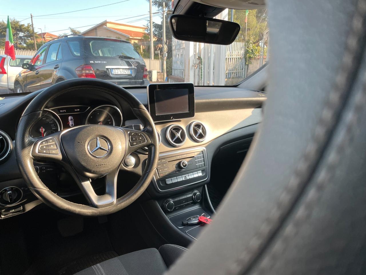 Mercedes-benz CLA 200 d Premium