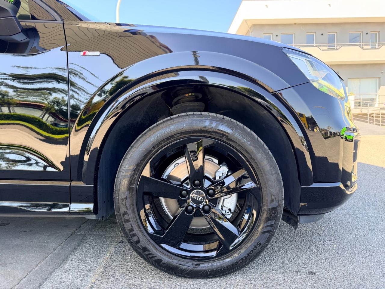 Audi Q2 30 TFSI S tronic line Edition black