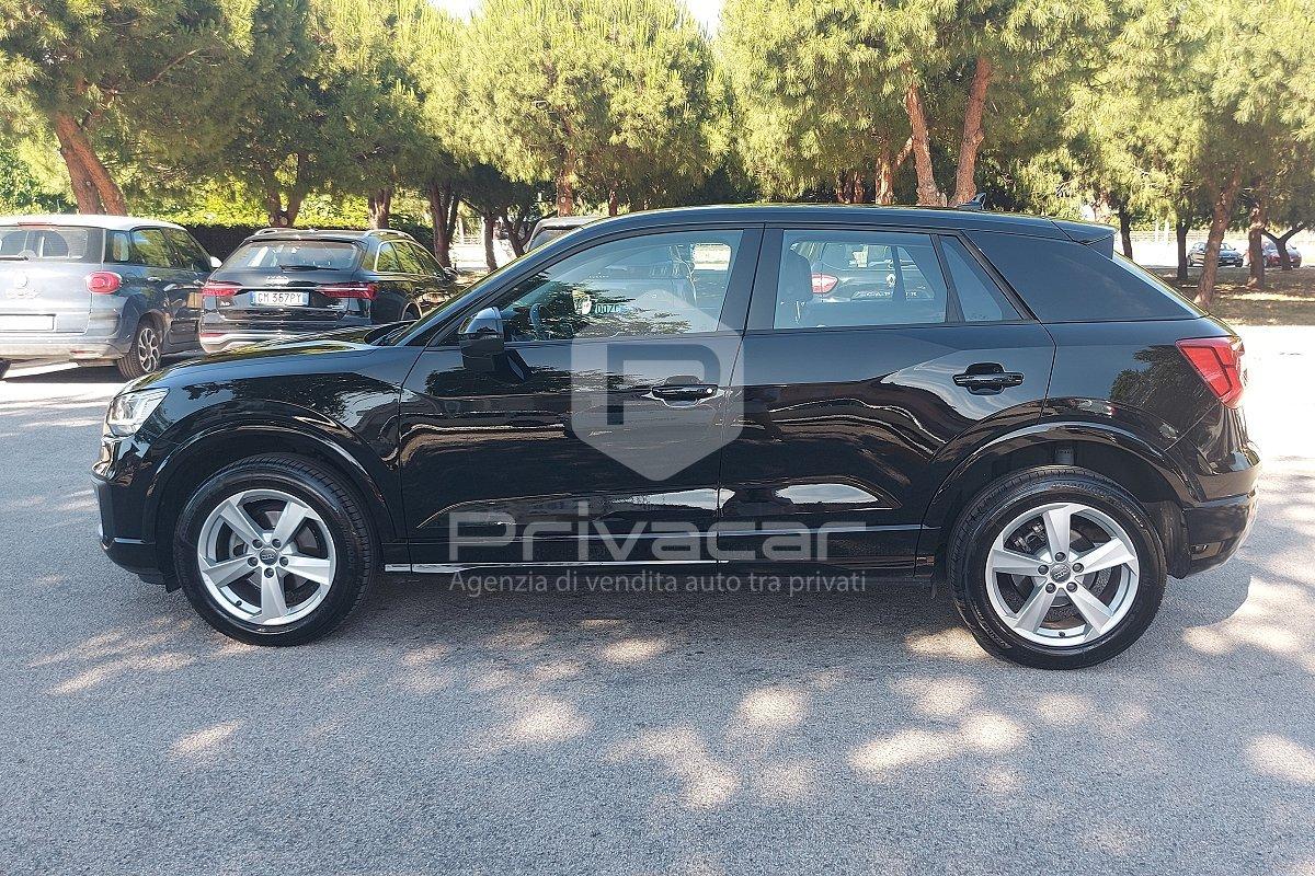AUDI Q2 30 TDI S tronic Identity Black