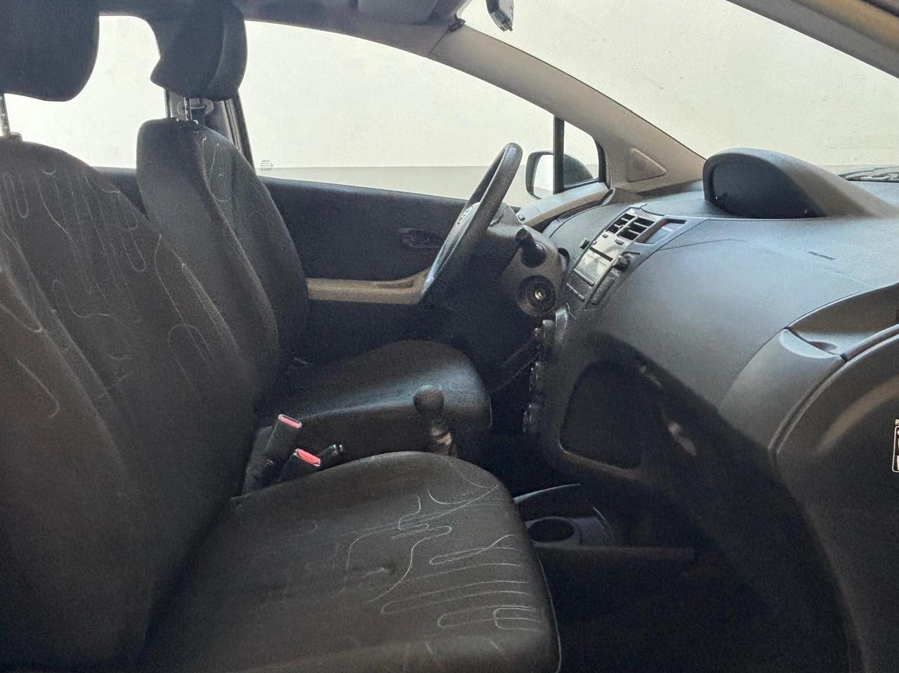 Toyota Yaris 1.0 5P Luxury pack