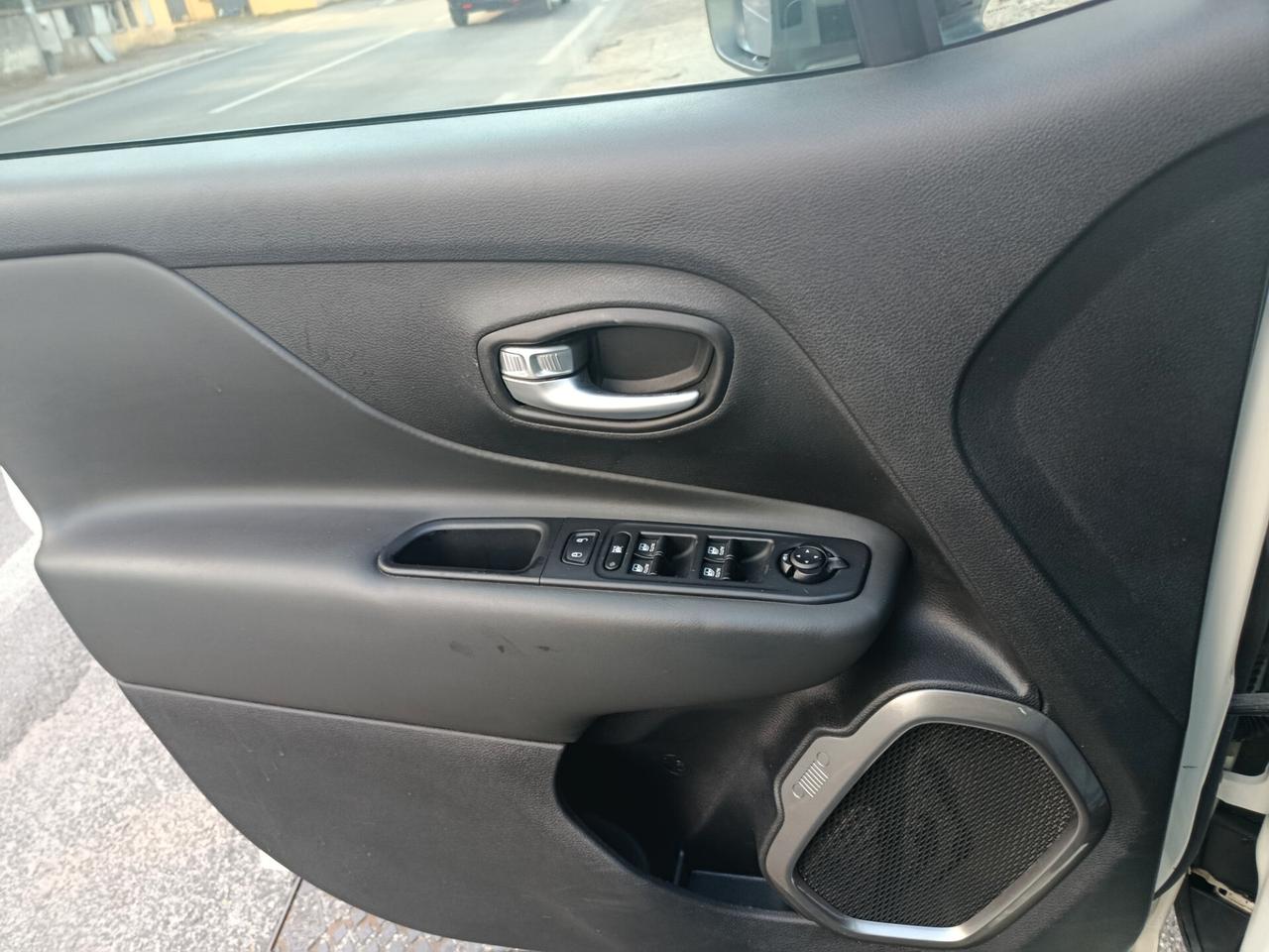 Jeep Renegade 1.6 Mjt DDCT 120 CV Business