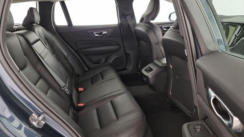 Volvo V60 Cross Country Cross Country D4 AWD Geartronic Business Plus