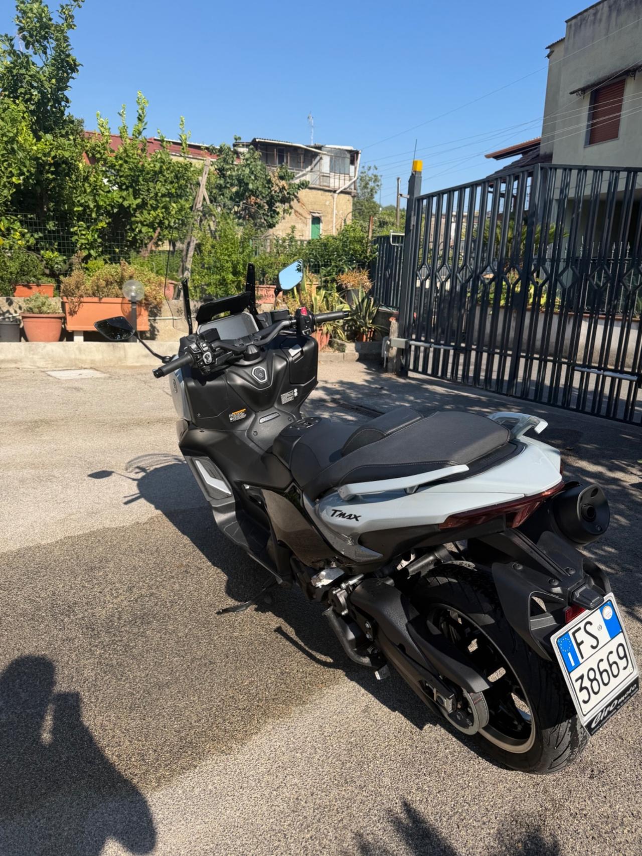 Yamaha T Max 560 Tech
