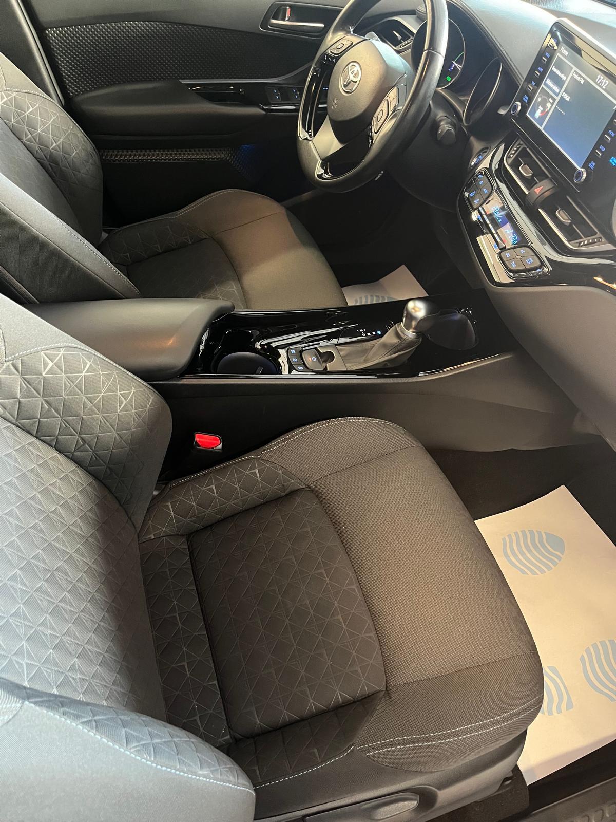 Toyota C-HR 2.0 Hybrid E-CVT Trend