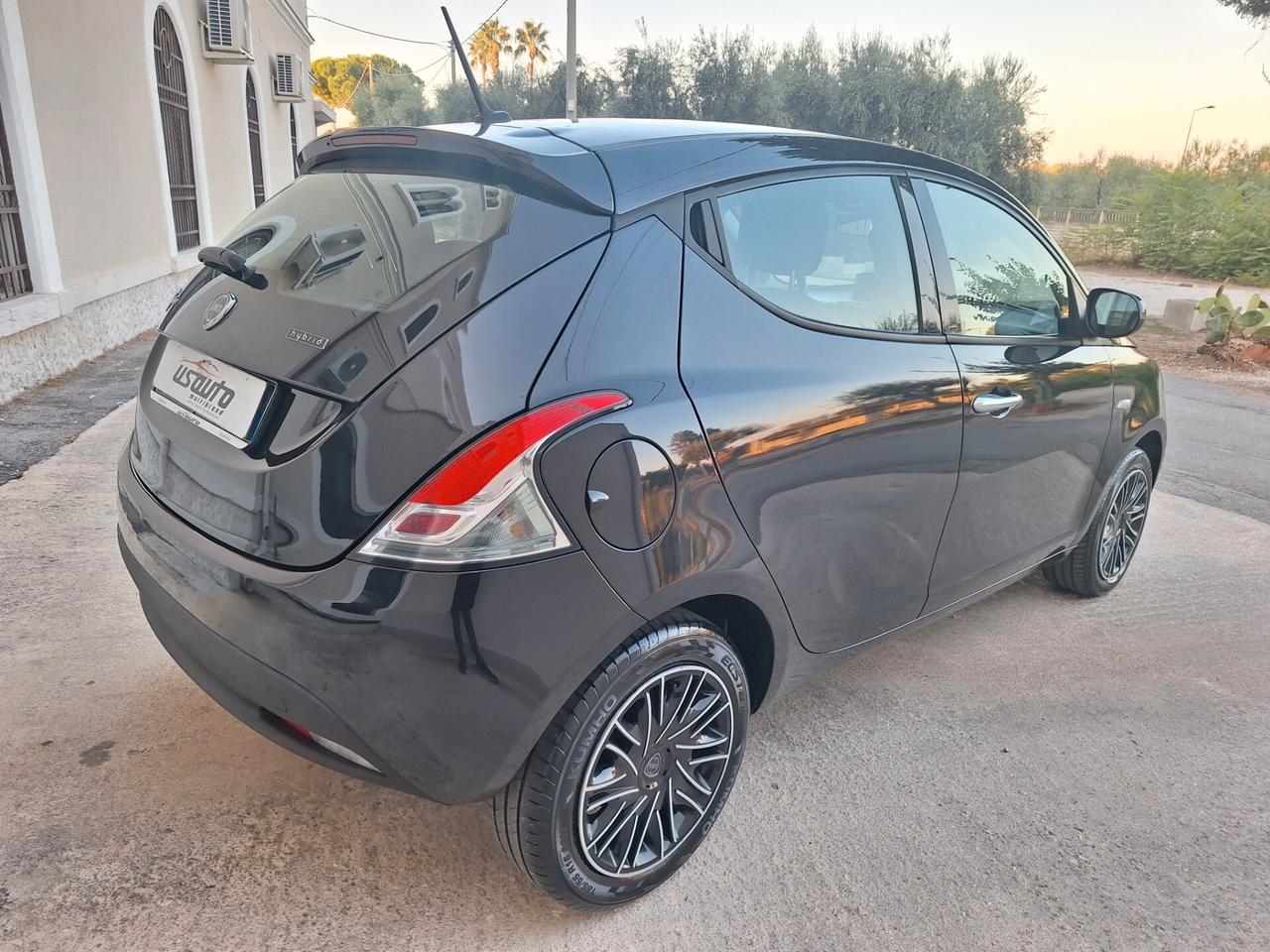 Lancia Ypsilon 1.0 Hybrid GOLD 2022