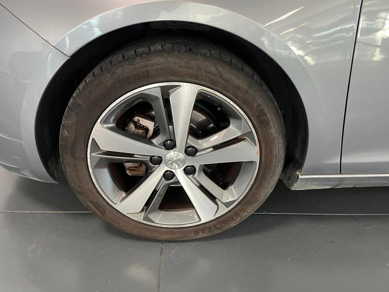 Peugeot 308 BlueHDi 150 S&S Allure