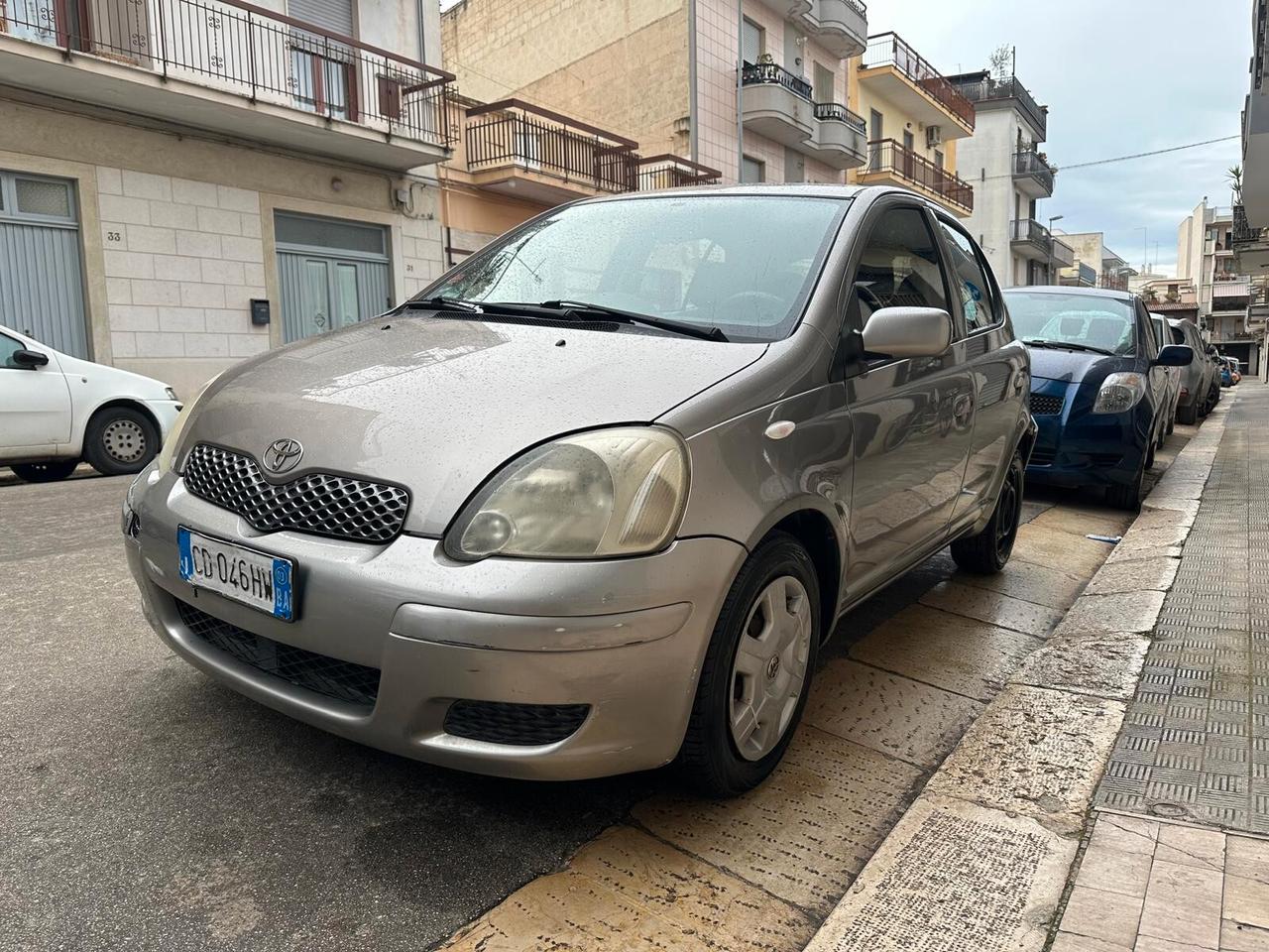 Toyota Yaris 1.0i 16V cat 5 porte