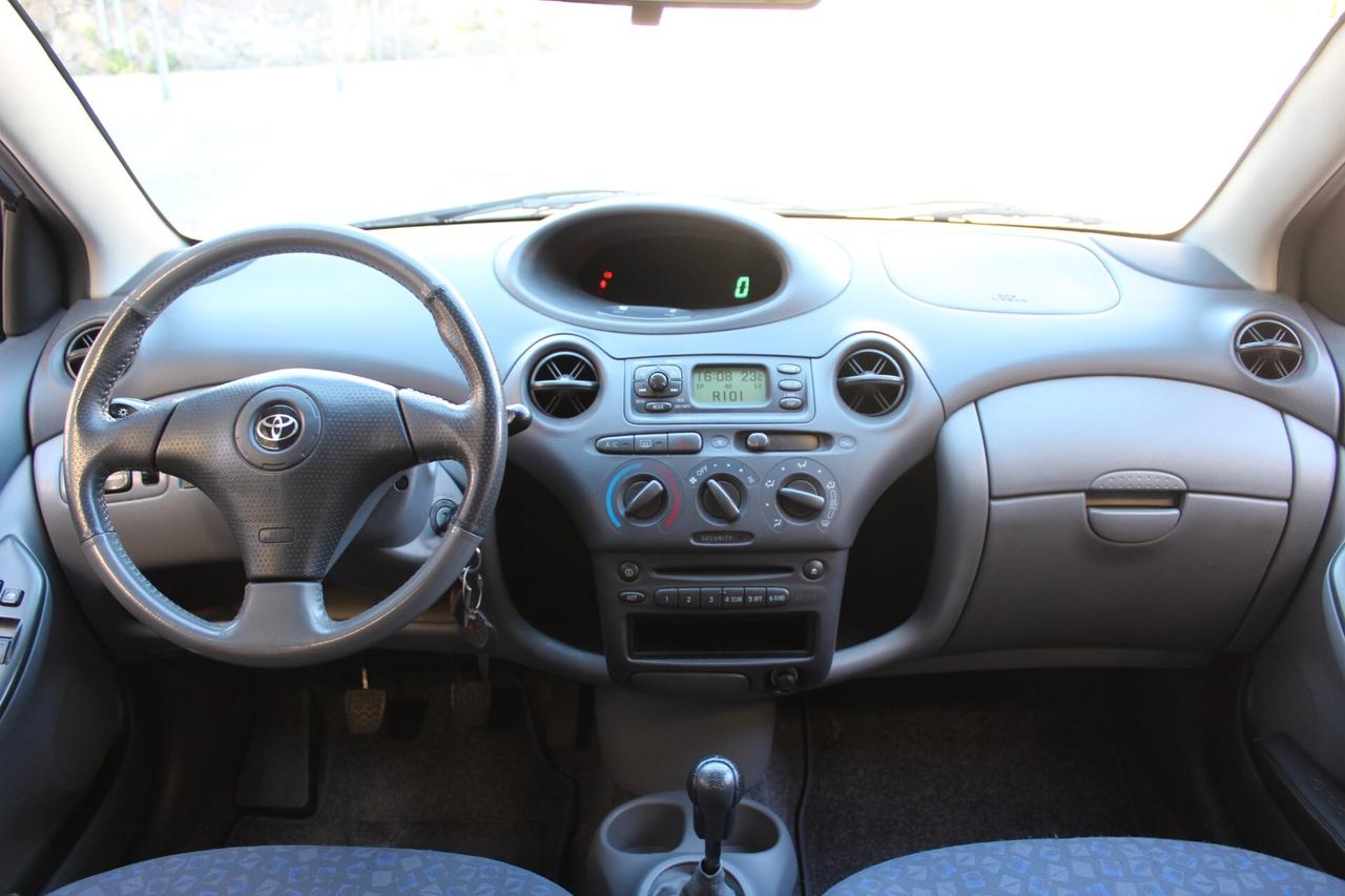 Toyota Yaris 1.3i 16V cat 5 porte Neopatentati SOLI 46000 km