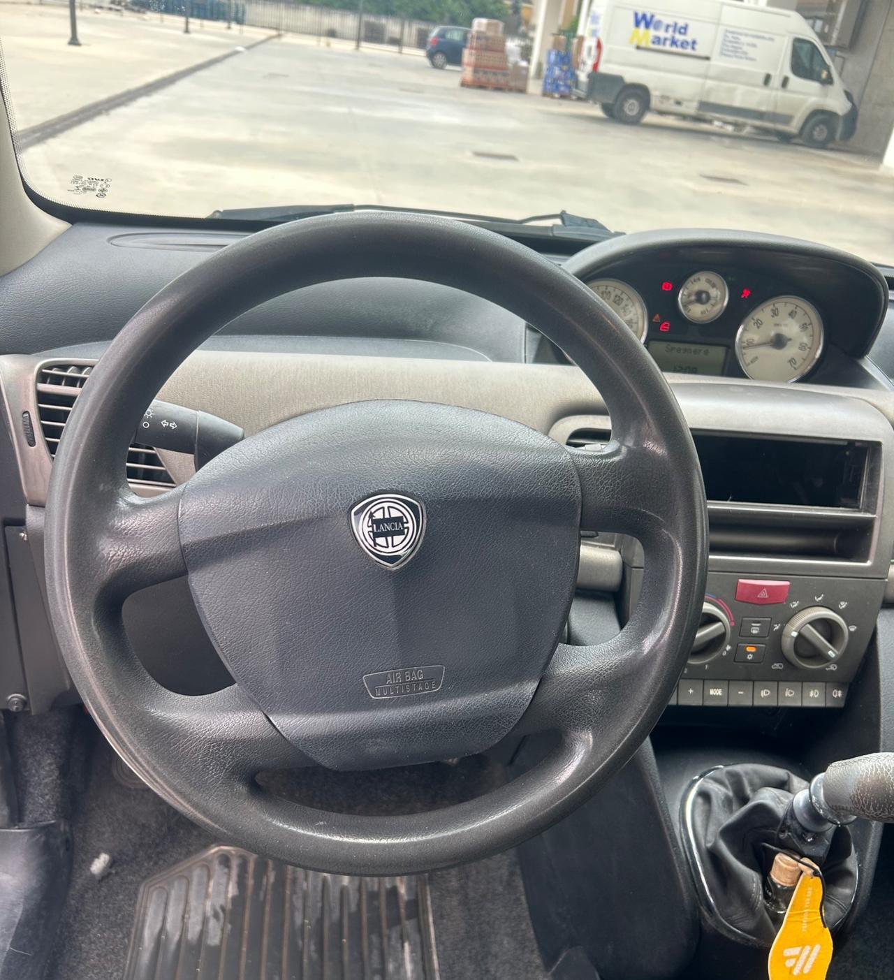 Lancia Ypsilon 1.2 16V Oro GPL