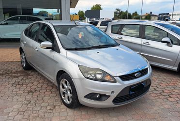 Ford Focus 1.6 (115CV) 5p. Bz.- GPL Ikon