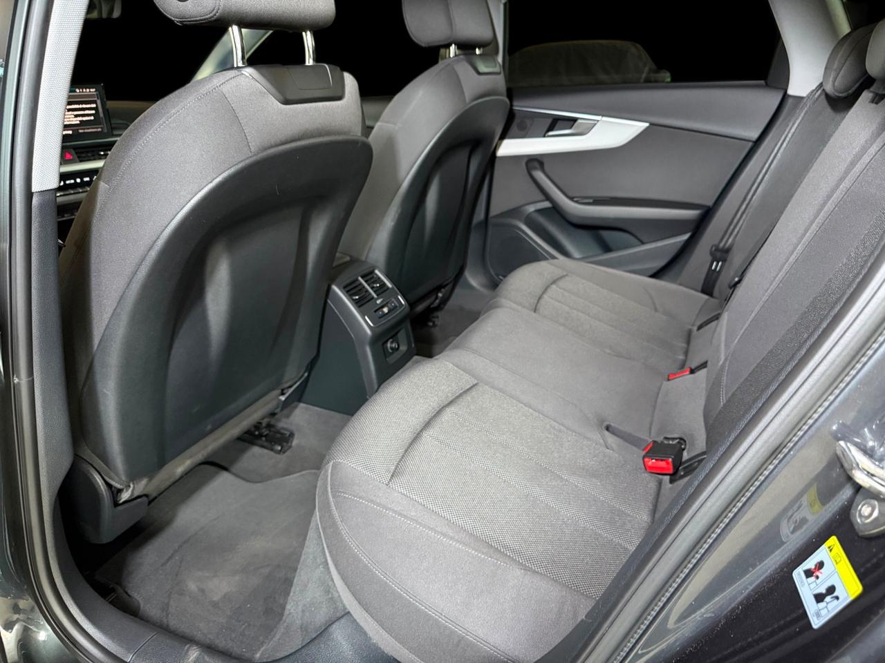 Audi A4 Avant 35 TDI S tronic Business Advanced