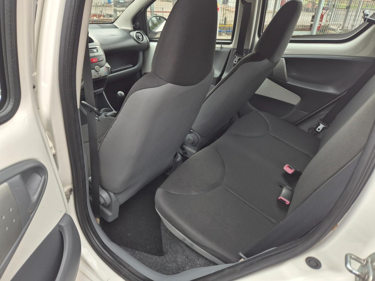 Toyota Aygo 1.0 12V VVT-i 5 porte Deep Ocean Connect
