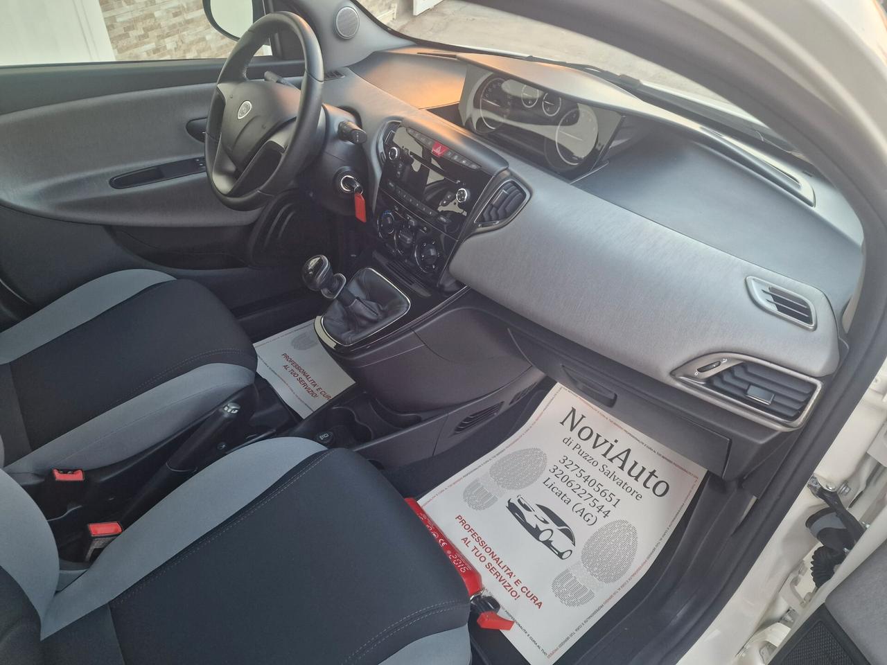 Lancia Ypsilon 1.2 69 CV Unyca