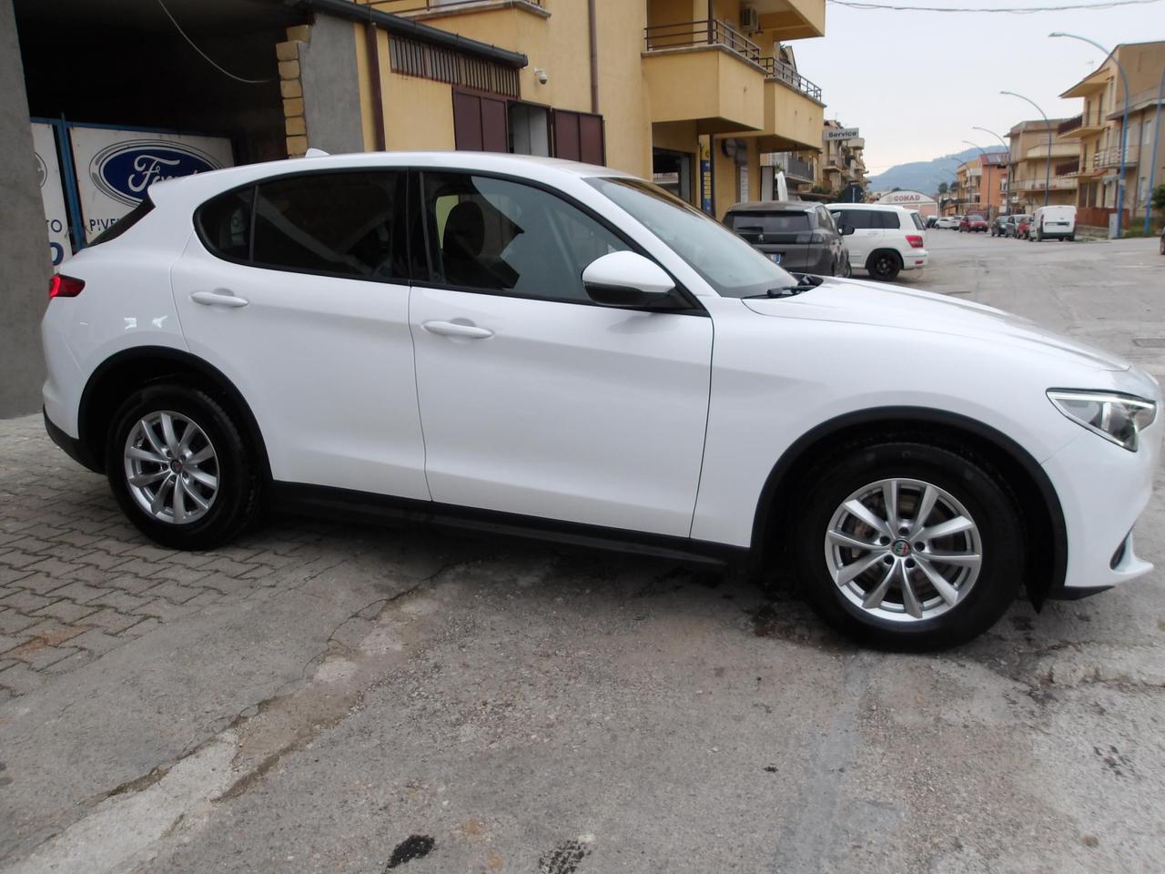 Alfa Romeo Stelvio 2.2 t Super rwd 180cv auto