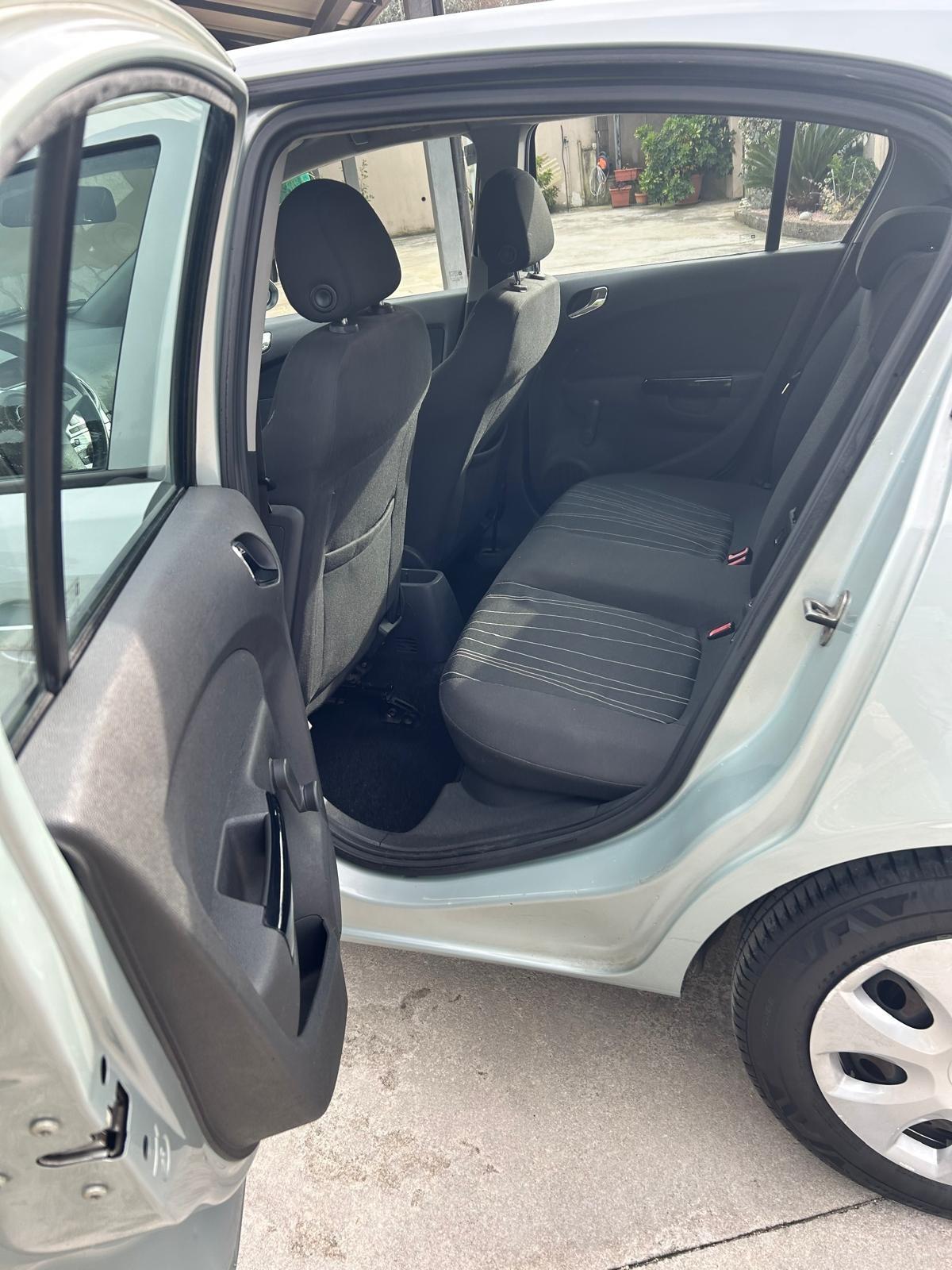 Opel Corsa 1.2 5 porte Cosmo