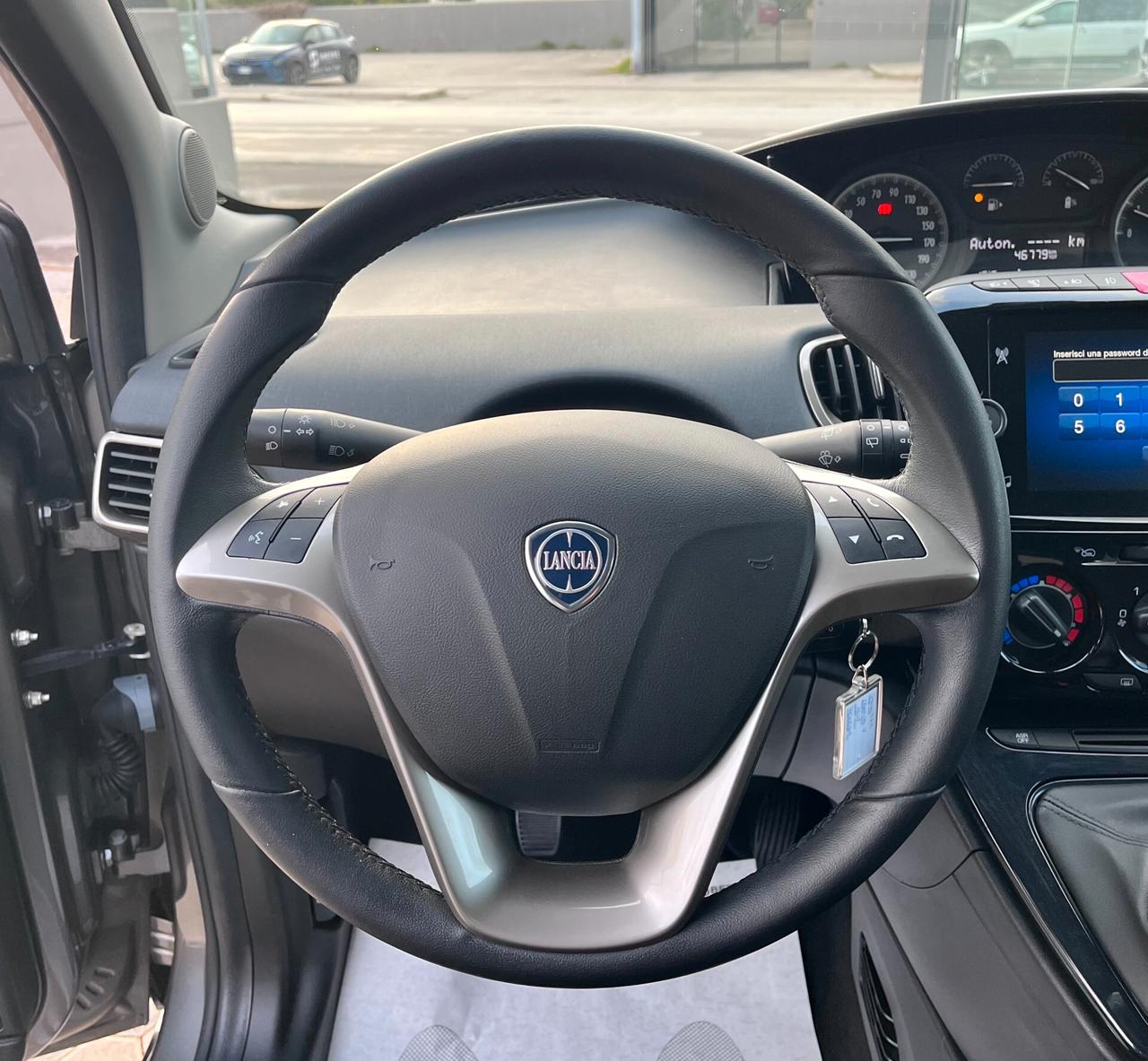 Lancia Ypsilon 1.0 FireFly 5 porte S&S Hybrid Gold