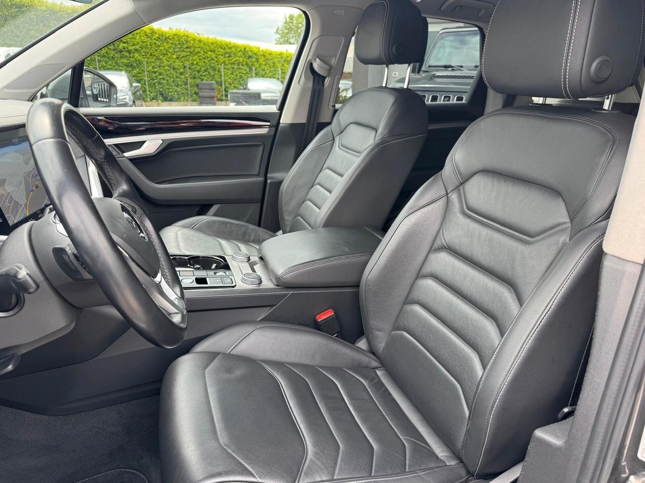 Volkswagen Touareg 3.0 V6 TDI 286 CV SCR Advanced NIGHTVISION