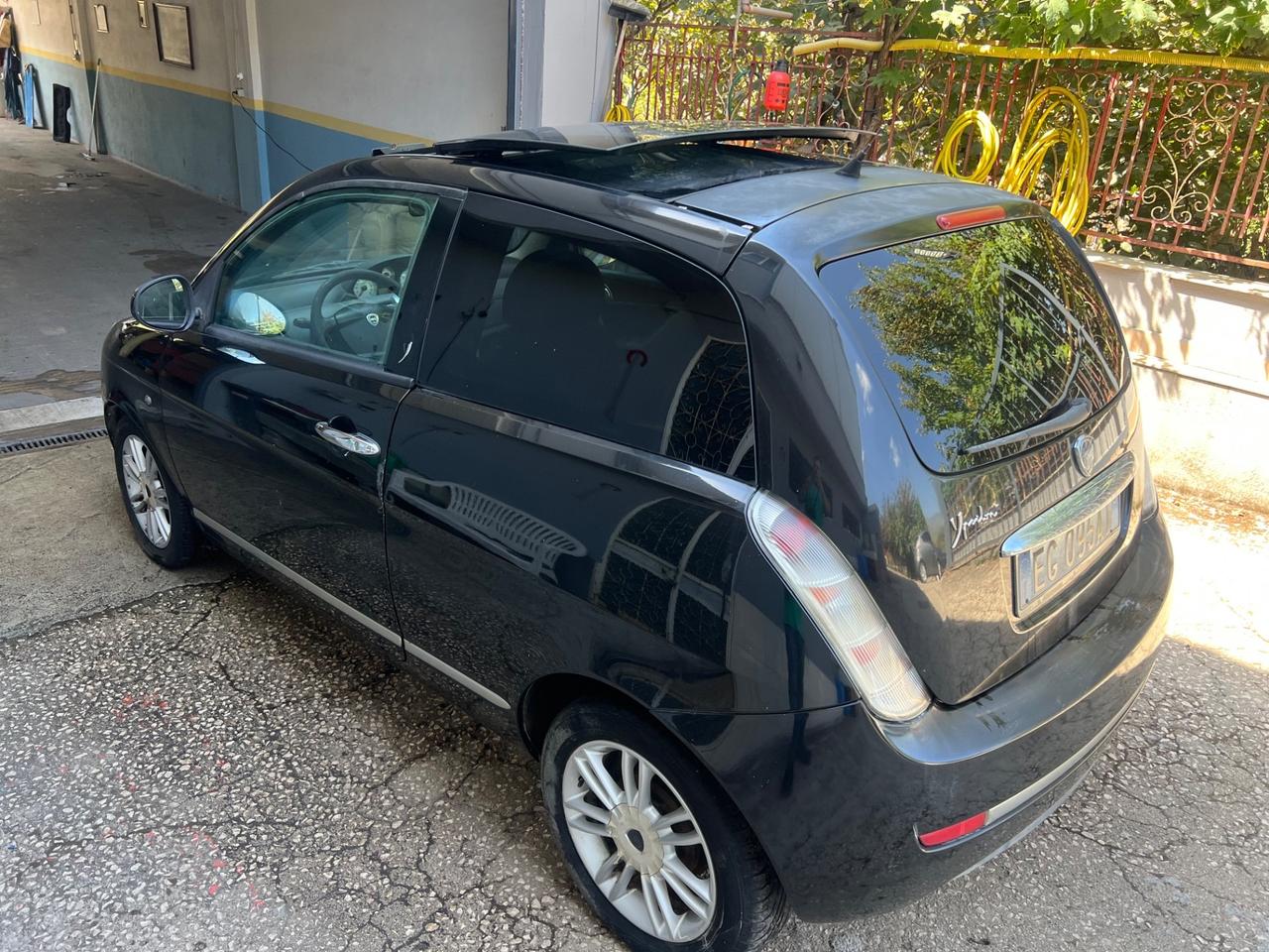 Lancia Ypsilon 1.3 MJT 75 CV Tetto apribile