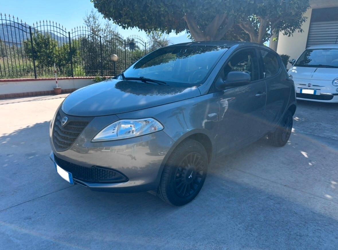 Lancia Ypsilon 0.9 TwinAir Metano – 08/2015
