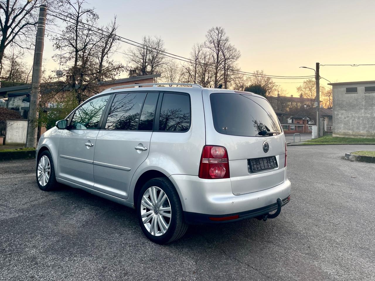 Volkswagen Touran 2.0 TDI 170 CV DSG Highline