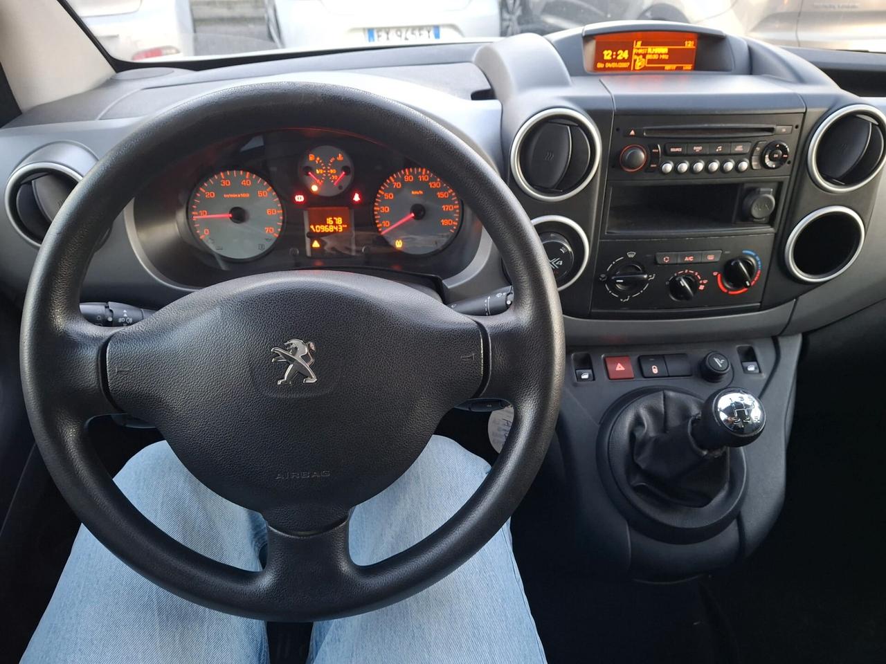 Peugeot Partner Tepee BlueHDi 100 4x4 Active Traction Control