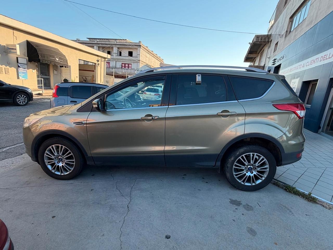 Ford Kuga 2.0 TDCI 163 CV 4WD Powershift Titanium