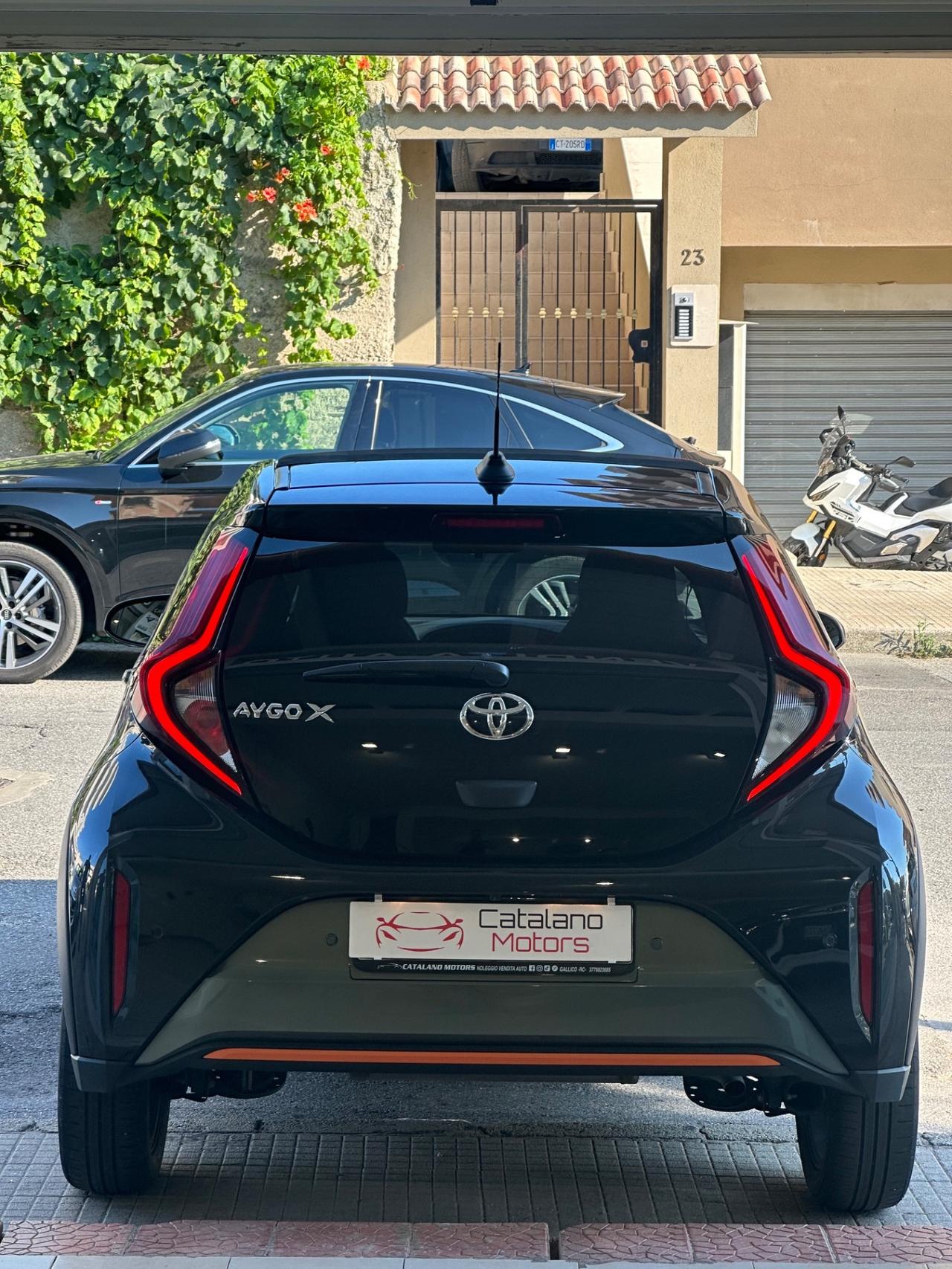 Toyota Aygo Connect 1.0 VVT-i 72 CV 5 porte x-play MMT
