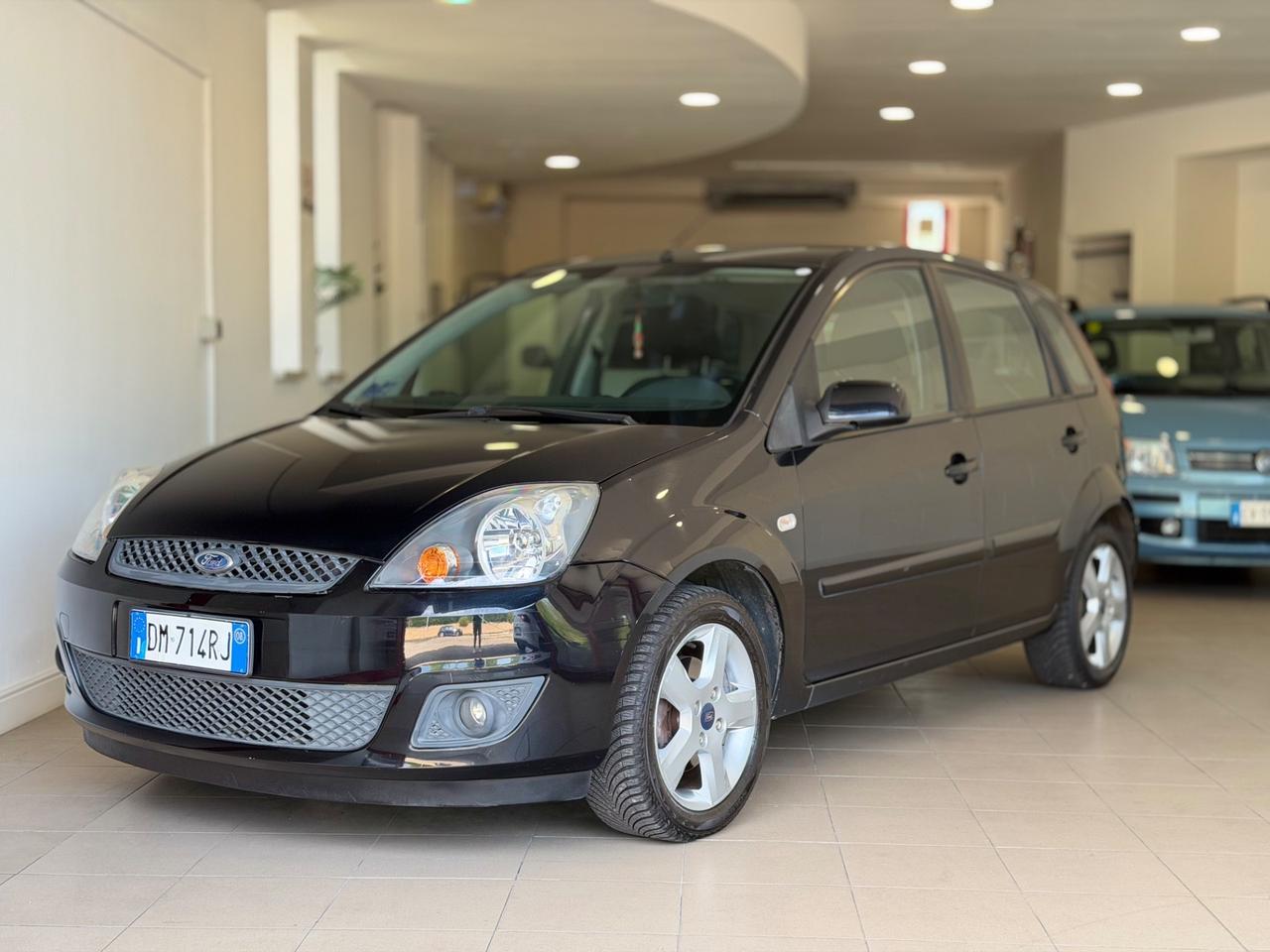 Ford Fiesta 1.2 16V 5p. Clever