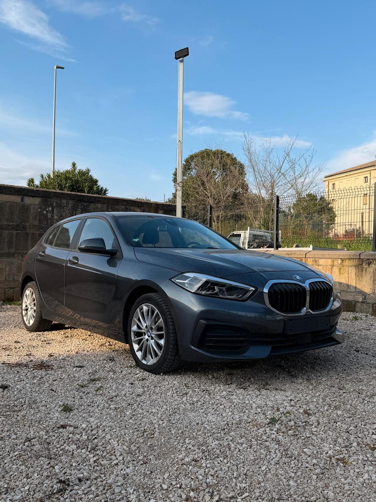 Bmw 116 116d 5p. Advantage