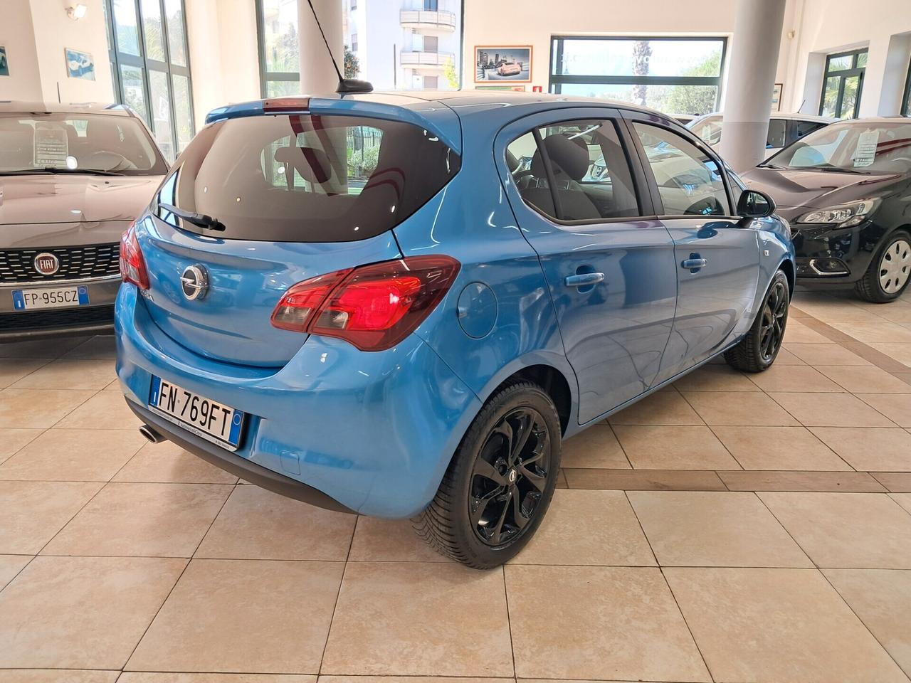 Opel Corsa 1.4 90CV GPL Tech 5 porte Advance B-Color