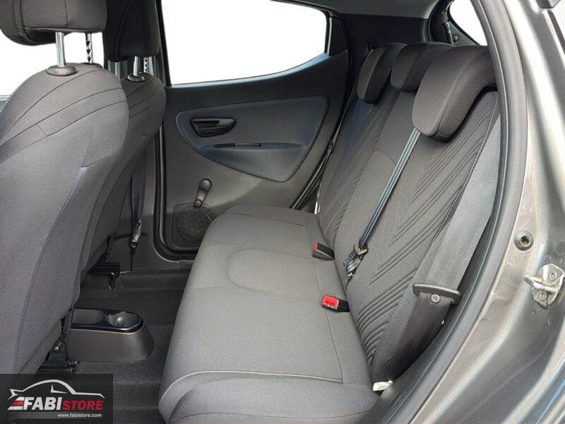 Lancia Ypsilon 1.0 FireFly 70 Cv Hybrid Gold 5 POSTI - Schermo, CarPlay, Ruotino ecc