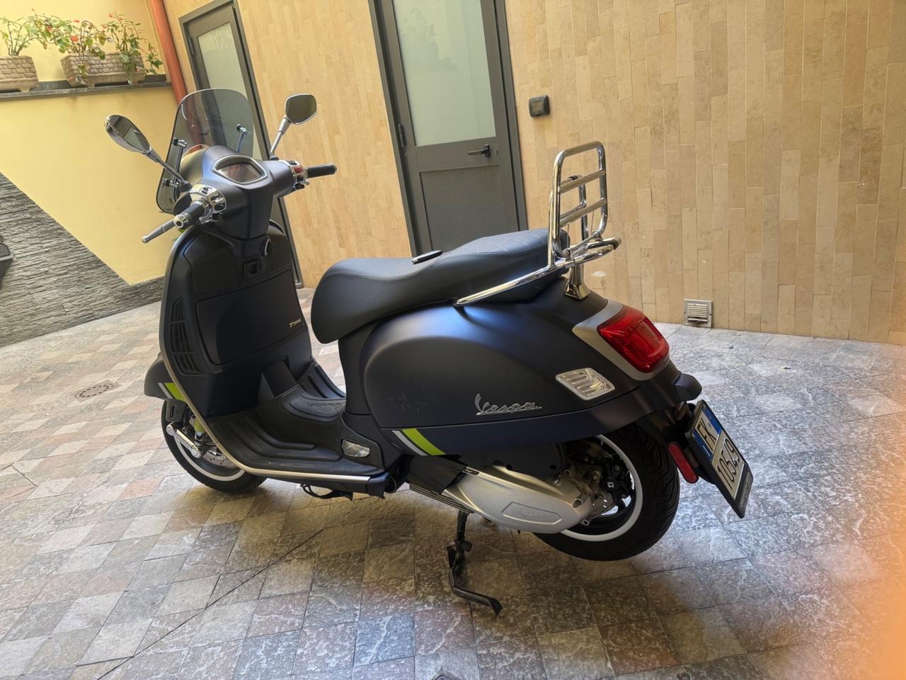 Piaggio Vespa 300 GTS SUPER TECH