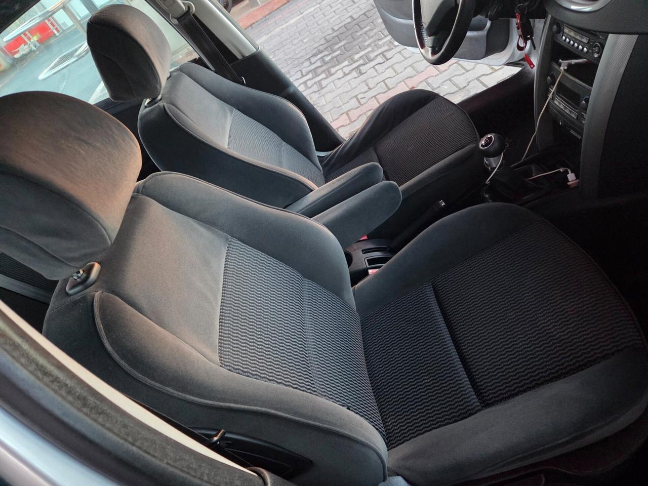 Peugeot 207 1.4 HDi 70CV 5p. 2007