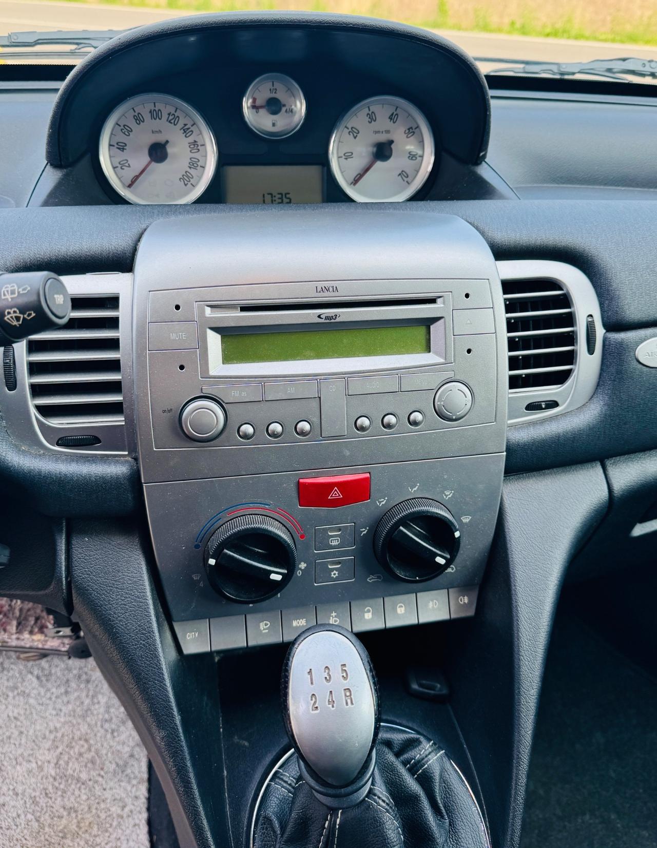 Lancia Ypsilon 1.2 Platino