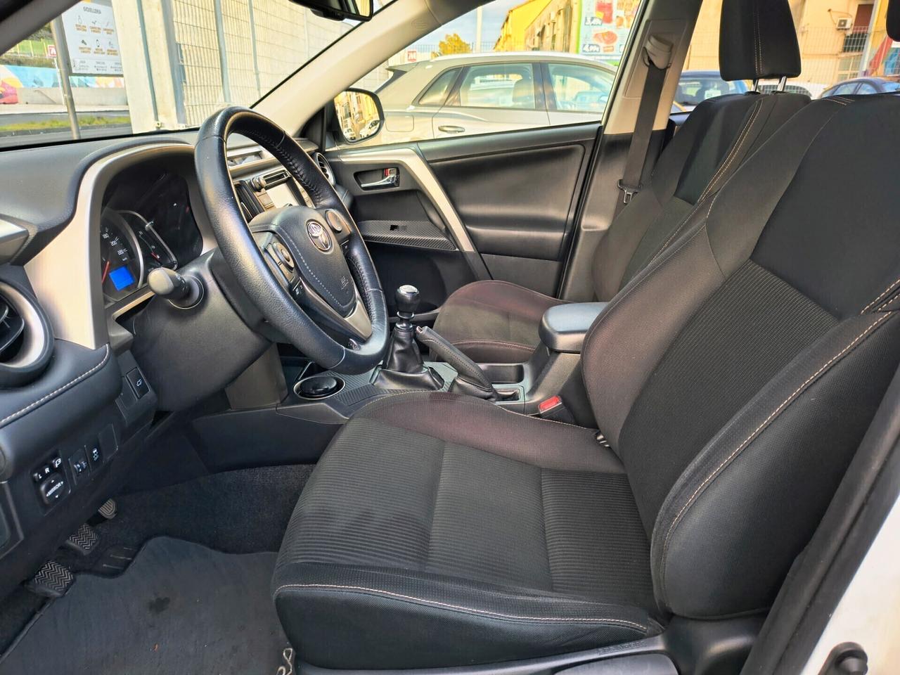 TOYOTA RAV4 2.2 DIESEL UNICOPROPRIETARIO LOUNGE