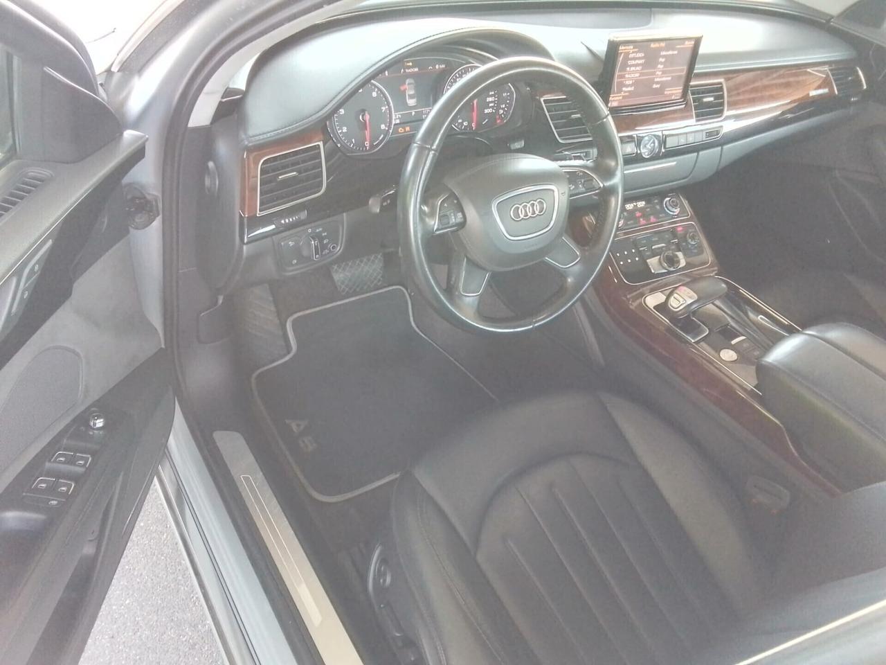 Audi A8 4.2 V8 FSI quattro tiptronic