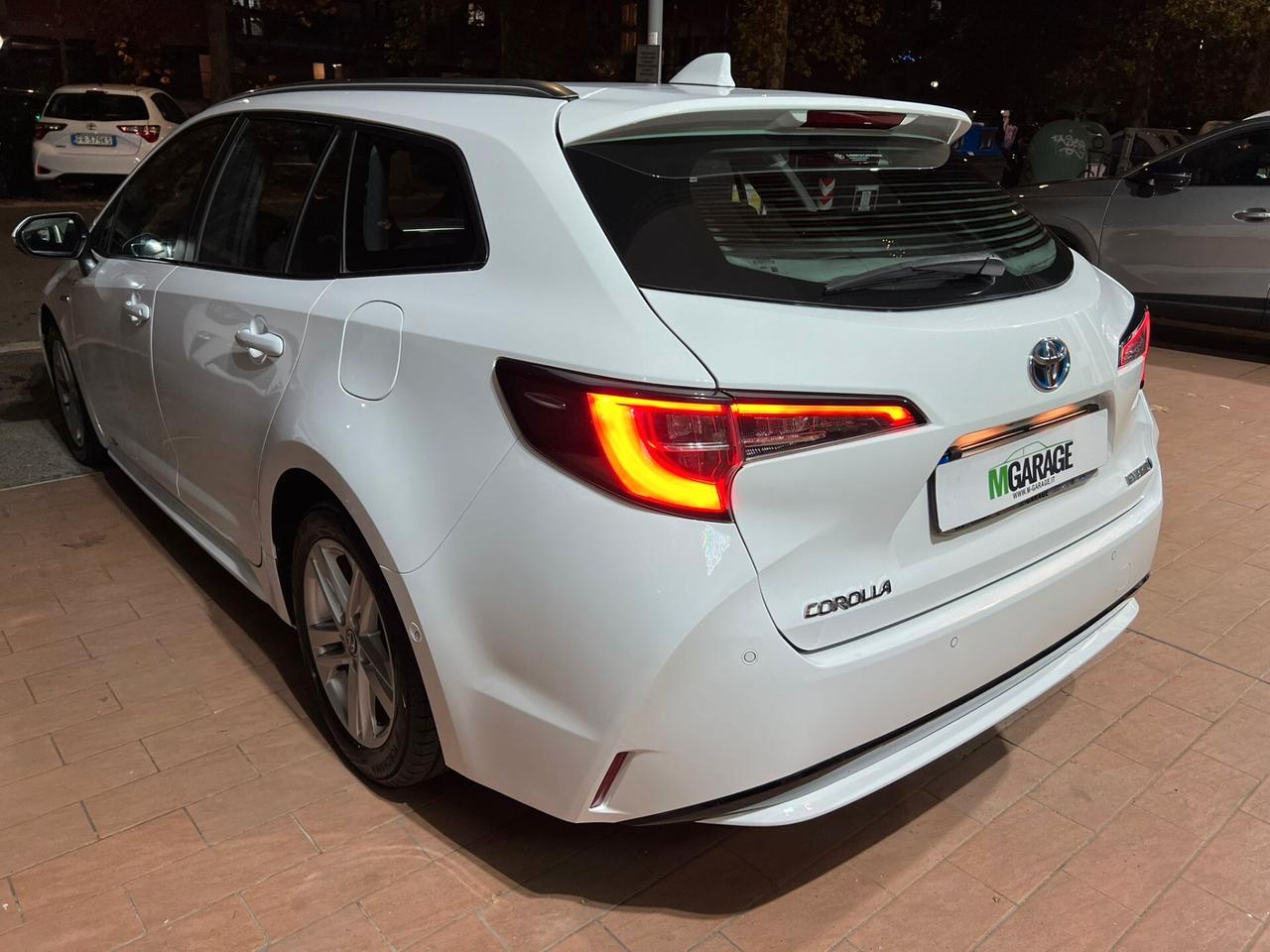 Toyota Corolla TS 1.8 Hybrid Business Tech