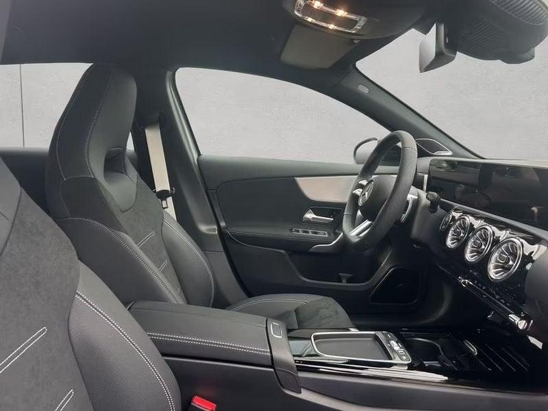 Mercedes-Benz Classe A A 180 d AMG Line Advanced Plus Night Pack 19" Camera 360°