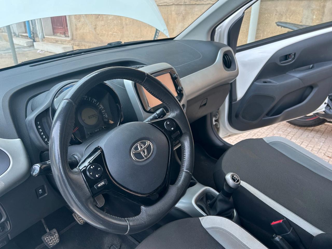 Toyota Aygo 1.0 VVT-i 69 CV 5 porte x-clusiv