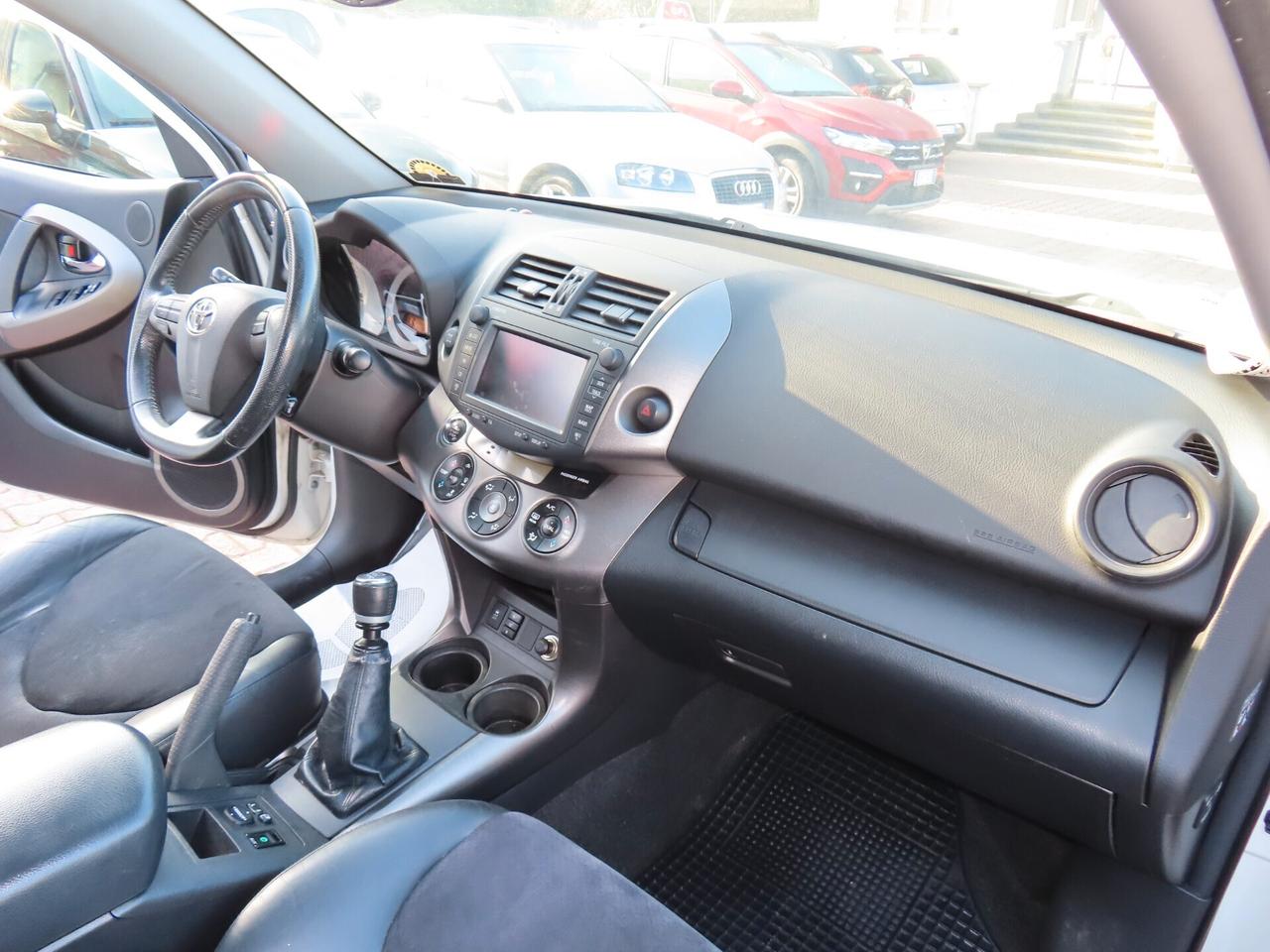 Toyota RAV 4 2.2 D-4D 4x4 DA VETRINA LUXURY