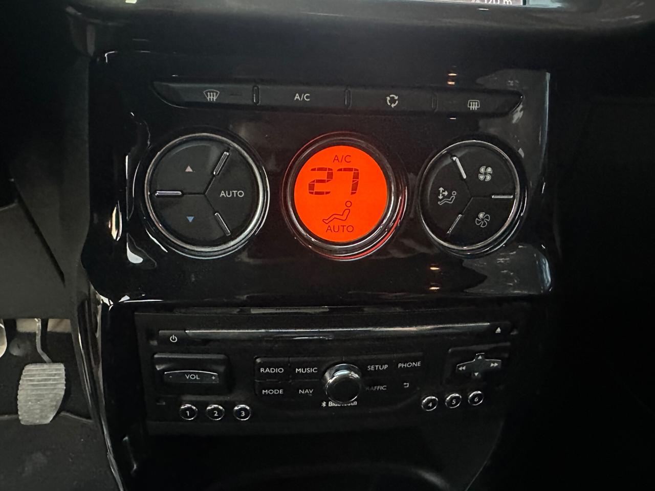 CITROEN C3 1.2 EXCLUSIVE /TETTO/NAVI/BI-ZONA