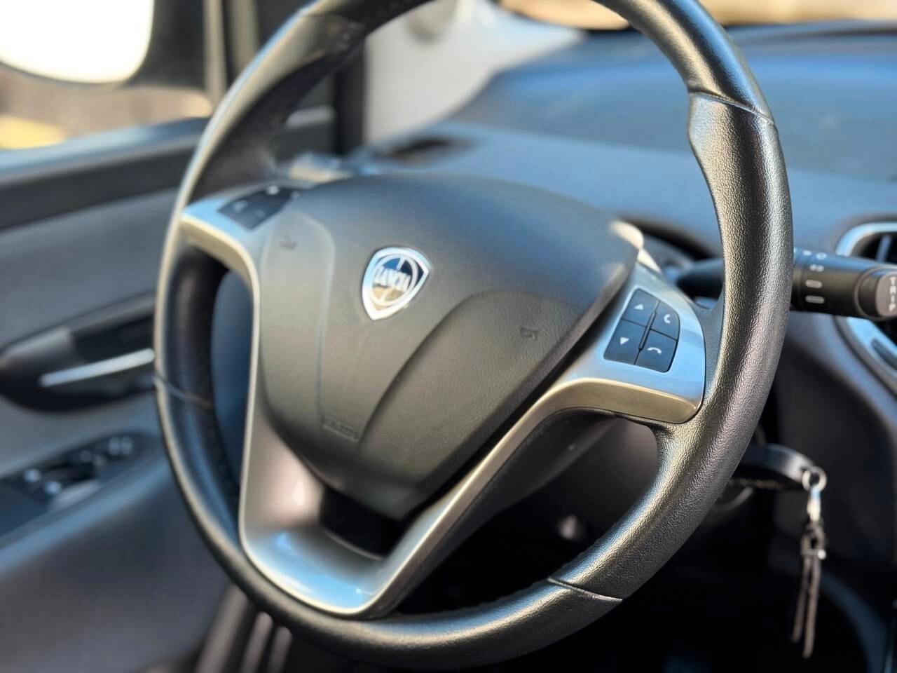 Lancia Ypsilon 1.2 GPL 69 CV 5 porte Ecochic Gold