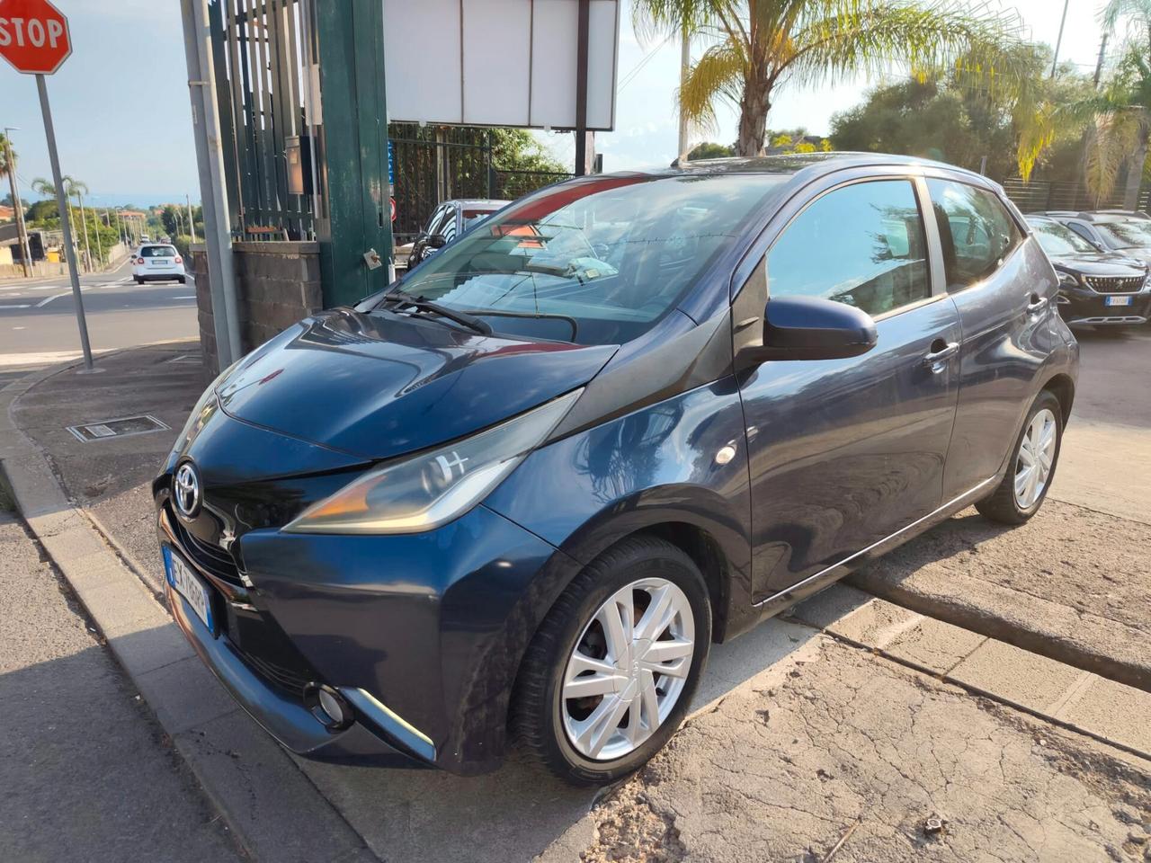 Toyota Aygo 1.0 VVT-i 69 CV 5 porte x-clusiv