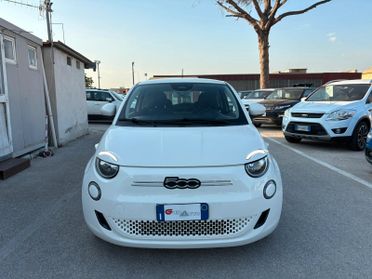 Fiat 500 500e Berlina 42 kWh La Prima