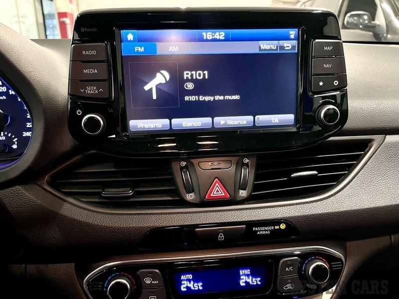 Hyundai i30 Wagon 1.6 CRDi 110CV - OK NEOP - CATENA DI DISTR - GOMME 4 STAGIONI - CVT