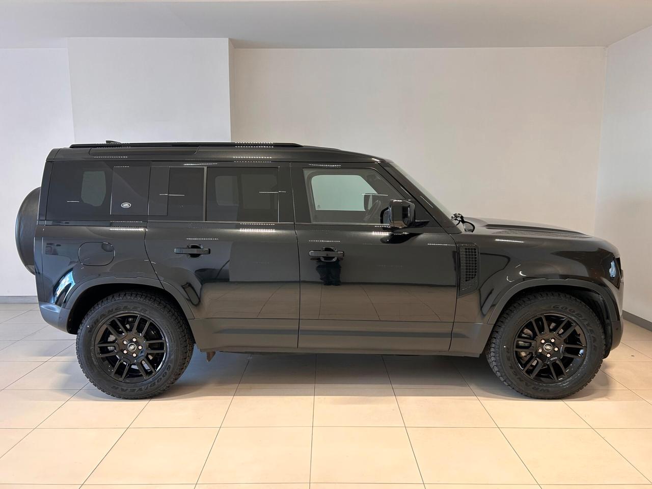Land Rover Defender 110 3.0D I6 200 CV AWD Auto SE