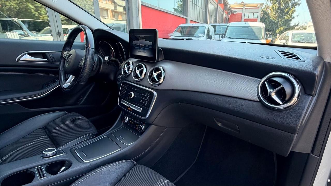 MERCEDES-BENZ GLA 180 1.6 PREMIUM 122CV - FULL LED