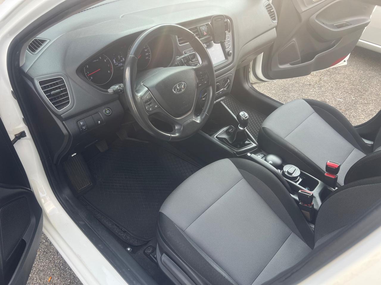Hyundai i20 1.2 5 porte Econext Connectline gpl